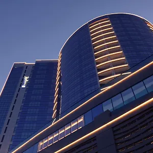 Radisson Blu Hotel, Waterfront מלון